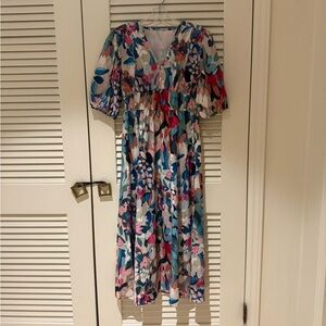 NWOT. Medium. Puff sleeve. Great detailing at waist